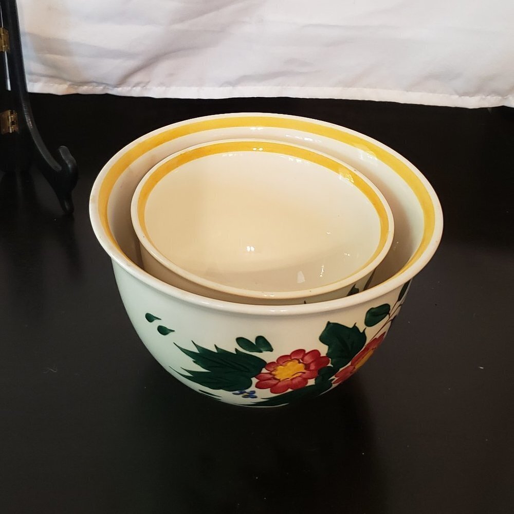 EUC Set of 2 Vintage 1930s Vernon Kilns "Bouquet" pattern Nesting Bowls